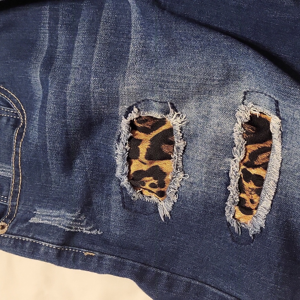 Leopard Detail Long Jean Shorts Size 10 - Picture 5 of 6